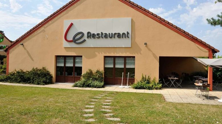 <b>Campanile Moulins/Avermes Exterior</b>. Images powered by <a href="https://iceportal.shijigroup.com/" title="IcePortal" target="_blank">IcePortal</a>.