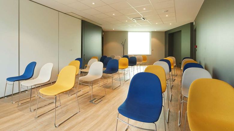 <b>Campanile Nantes Centre - Saint-Jacques Meeting</b>. Images powered by <a href="https://iceportal.shijigroup.com/" title="IcePortal" target="_blank">IcePortal</a>.