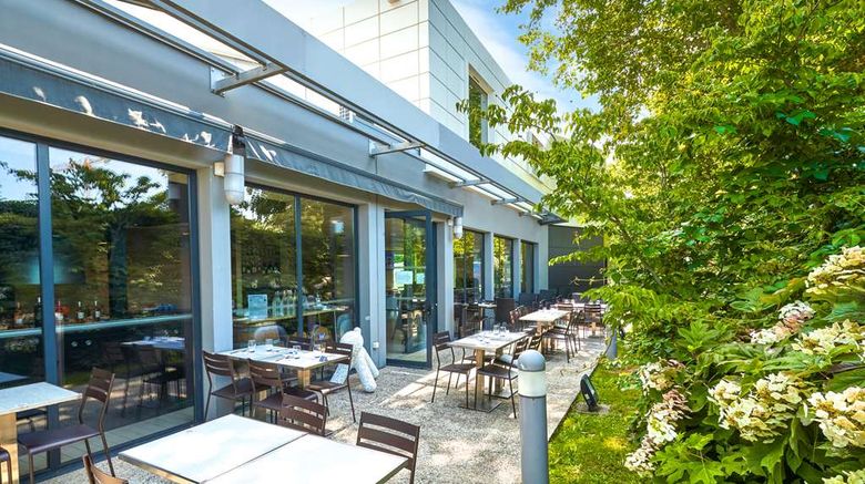 <b>Campanile Nantes Centre - Saint-Jacques Restaurant</b>. Images powered by <a href="https://iceportal.shijigroup.com/" title="IcePortal" target="_blank">IcePortal</a>.