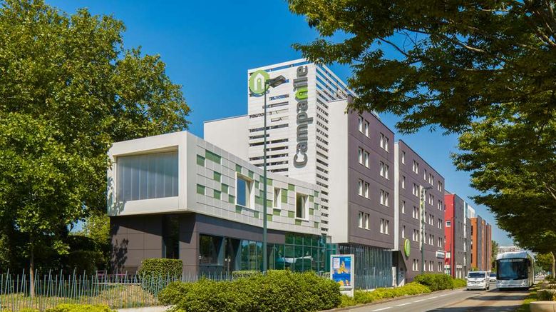 <b>Campanile Nantes Centre - Saint-Jacques Exterior</b>. Images powered by <a href="https://iceportal.shijigroup.com/" title="IcePortal" target="_blank">IcePortal</a>.