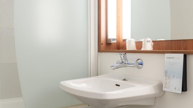 <b>Campanile Nantes Reze Airport Suite</b>. Images powered by <a href="https://iceportal.shijigroup.com/" title="IcePortal" target="_blank">IcePortal</a>.