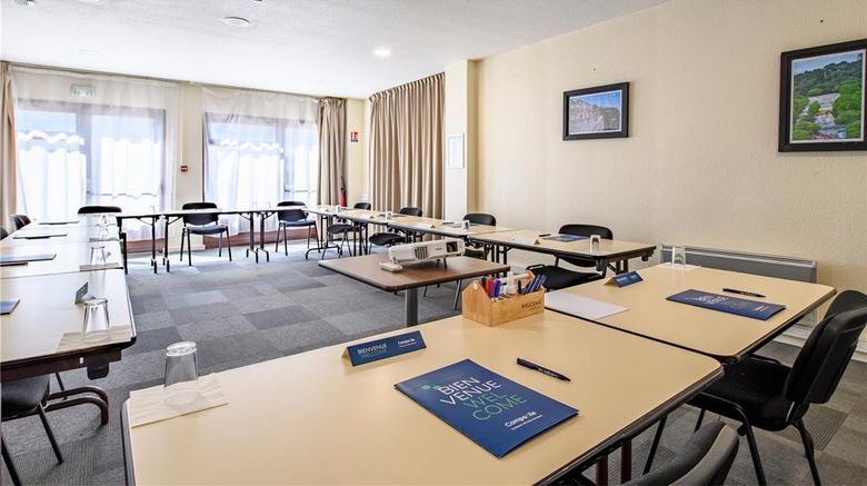 <b>Campanile Nimes Center Meeting</b>. Images powered by <a href="https://iceportal.shijigroup.com/" title="IcePortal" target="_blank">IcePortal</a>.