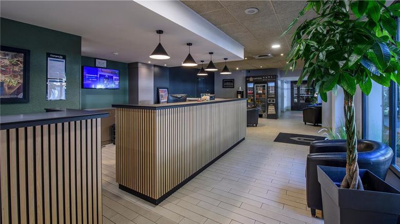 <b>Campanile Nimes Center Lobby</b>. Images powered by <a href="https://iceportal.shijigroup.com/" title="IcePortal" target="_blank">IcePortal</a>.