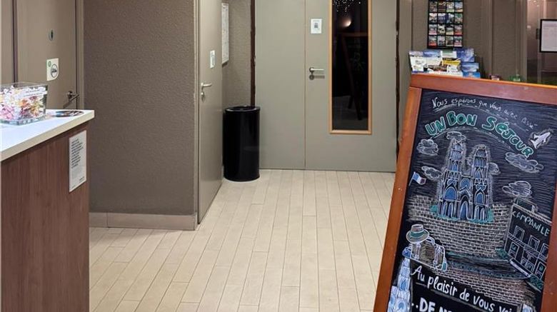 <b>Campanile Orleans West Lobby</b>. Images powered by <a href="https://iceportal.shijigroup.com/" title="IcePortal" target="_blank">IcePortal</a>.