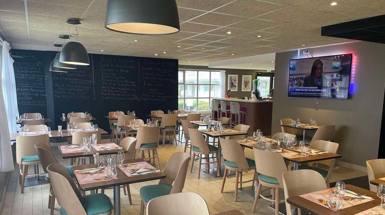 <b>Campanile Orleans Sud Restaurant</b>. Images powered by <a href="https://iceportal.shijigroup.com/" title="IcePortal" target="_blank">IcePortal</a>.