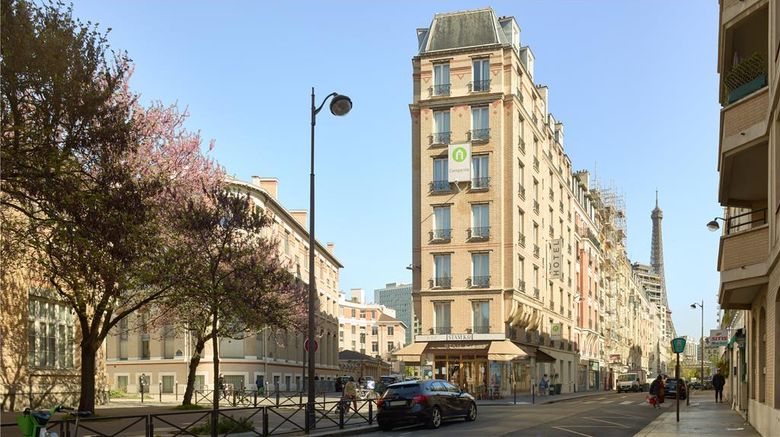 <b>Campanile Paris Tour Eiffel Exterior</b>. Images powered by <a href="https://iceportal.shijigroup.com/" title="IcePortal" target="_blank">IcePortal</a>.