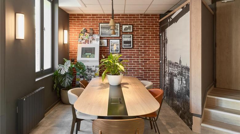 <b>Campanile Paris Tour Eiffel Lobby</b>. Images powered by <a href="https://iceportal.shijigroup.com/" title="IcePortal" target="_blank">IcePortal</a>.