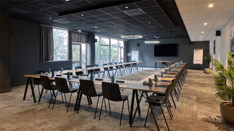 <b>Campanile Paris 19 - La Villette Meeting</b>. Images powered by <a href="https://iceportal.shijigroup.com/" title="IcePortal" target="_blank">IcePortal</a>.