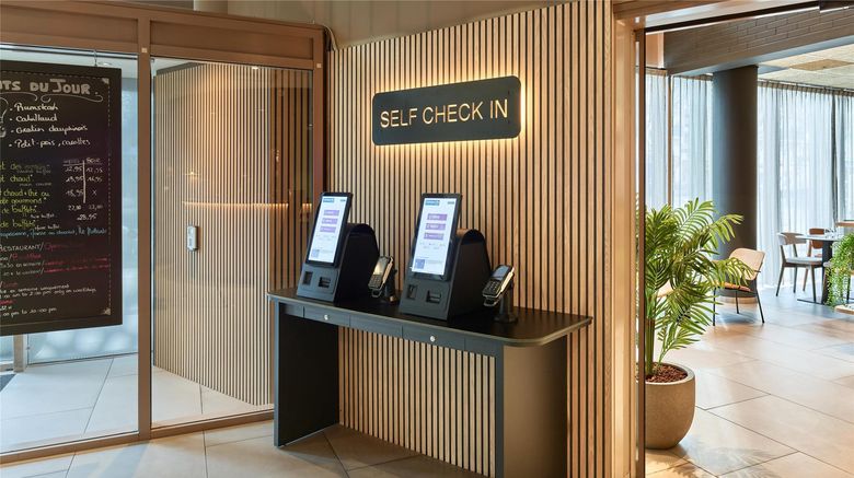<b>Campanile Paris 19 - La Villette Lobby</b>. Images powered by <a href="https://iceportal.shijigroup.com/" title="IcePortal" target="_blank">IcePortal</a>.