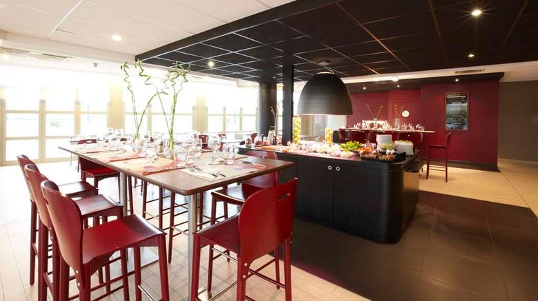 <b>Campanile Paris Est Bobigny Restaurant</b>. Images powered by <a href="https://iceportal.shijigroup.com/" title="IcePortal" target="_blank">IcePortal</a>.
