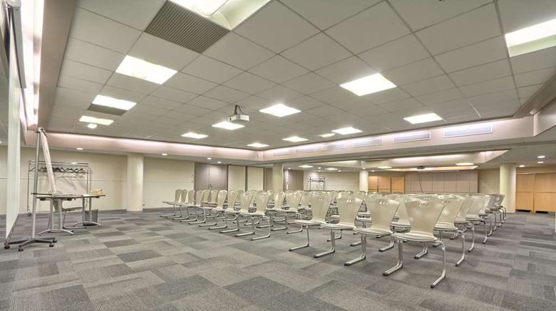 <b>Campanile Porte de Bagnolet Meeting</b>. Images powered by <a href="https://iceportal.shijigroup.com/" title="IcePortal" target="_blank">IcePortal</a>.