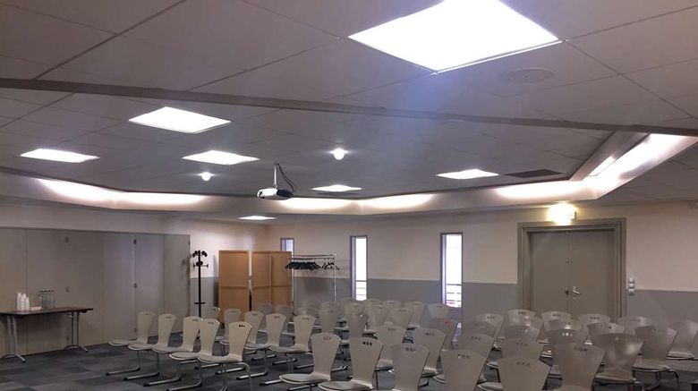 <b>Campanile Porte de Bagnolet Meeting</b>. Images powered by <a href="https://iceportal.shijigroup.com/" title="IcePortal" target="_blank">IcePortal</a>.