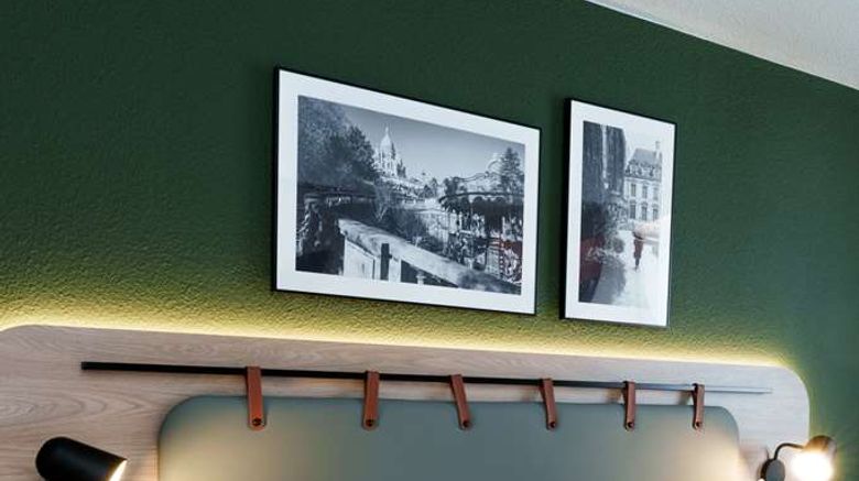 <b>Campanile Paris West Room</b>. Images powered by <a href="https://iceportal.shijigroup.com/" title="IcePortal" target="_blank">IcePortal</a>.