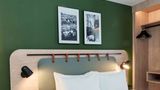 <b>Campanile Paris West Room</b>. Images powered by <a href="https://iceportal.shijigroup.com/" title="IcePortal" target="_blank">IcePortal</a>.
