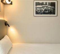 Campanile Paris West Room