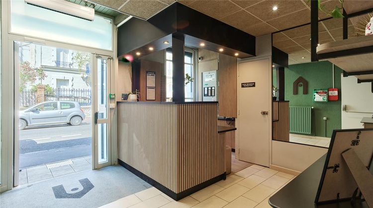 Campanile Paris West Lobby