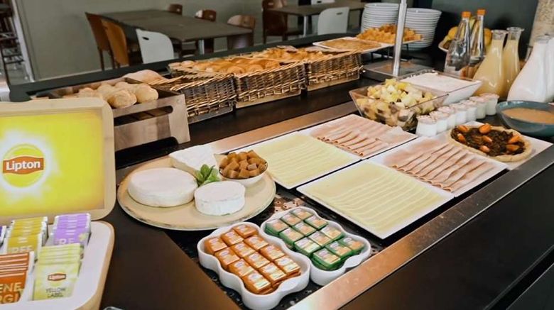 <b>Campanile Paris Ouest Gennevilliers Restaurant</b>. Images powered by <a href="https://iceportal.shijigroup.com/" title="IcePortal" target="_blank">IcePortal</a>.