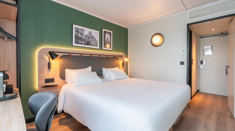Campanile Paris Ouest Gennevilliers Room