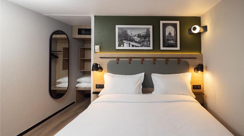 <b>Campanile Gennevilliers-Port Room</b>. Images powered by <a href="https://iceportal.shijigroup.com/" title="IcePortal" target="_blank">IcePortal</a>.