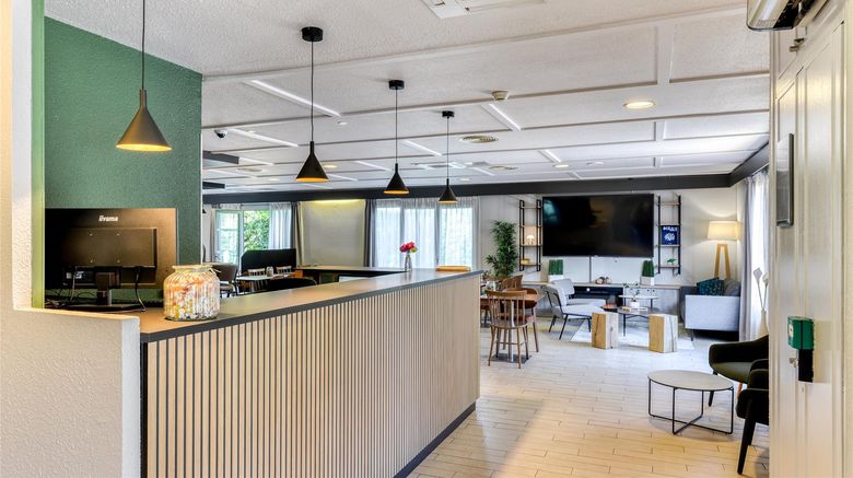 <b>Campanile Gennevilliers-Port Lobby</b>. Images powered by <a href="https://iceportal.shijigroup.com/" title="IcePortal" target="_blank">IcePortal</a>.