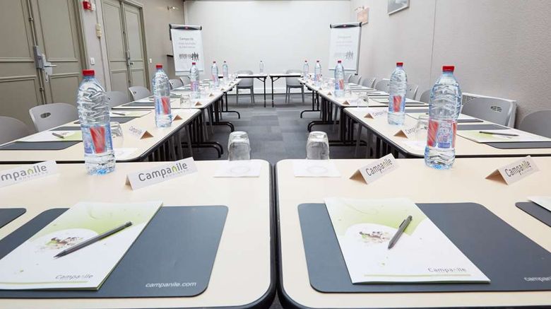 <b>Campanile Paris West Levallois Meeting</b>. Images powered by <a href="https://iceportal.shijigroup.com/" title="IcePortal" target="_blank">IcePortal</a>.