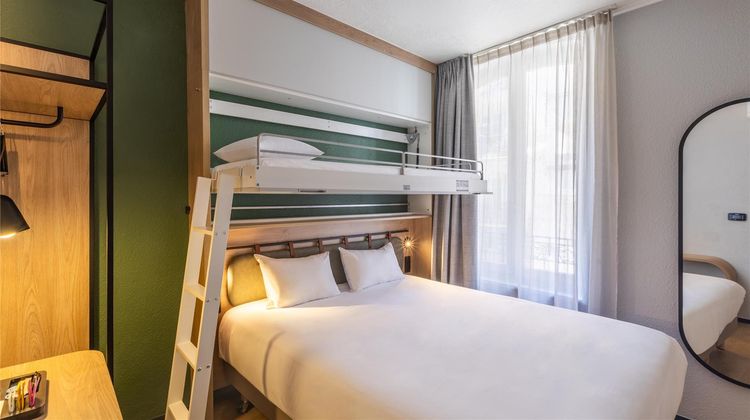 Campanile Paris West Levallois Room