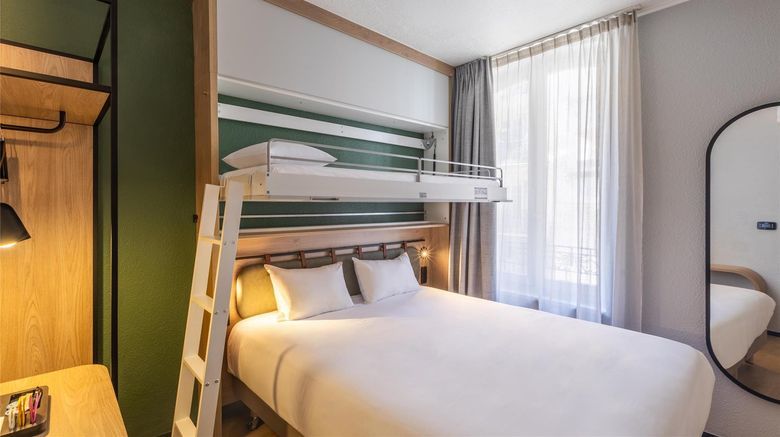 <b>Campanile Paris West Levallois Room</b>. Images powered by <a href="https://iceportal.shijigroup.com/" title="IcePortal" target="_blank">IcePortal</a>.