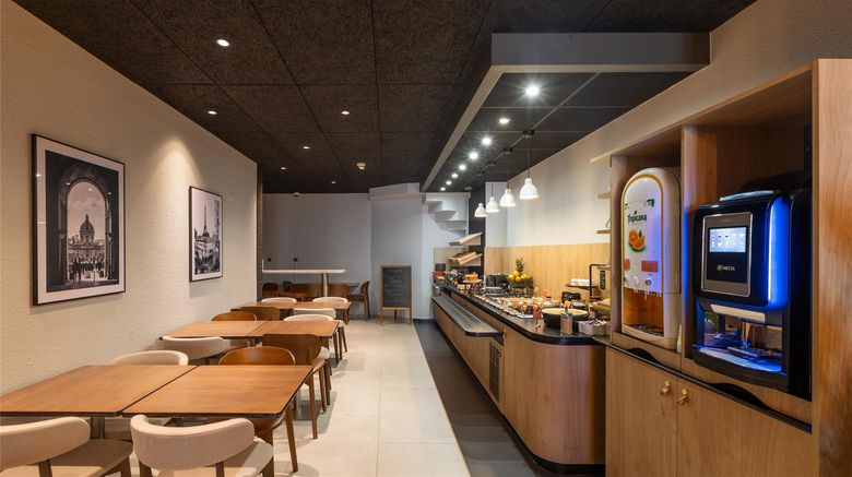 <b>Campanile Paris West Levallois Restaurant</b>. Images powered by <a href="https://iceportal.shijigroup.com/" title="IcePortal" target="_blank">IcePortal</a>.