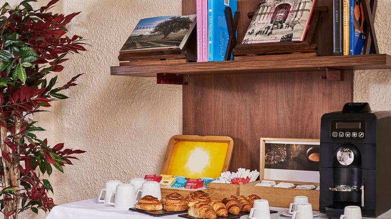 <b>Campanile Paris South/Arcueil Meeting</b>. Images powered by <a href="https://iceportal.shijigroup.com/" title="IcePortal" target="_blank">IcePortal</a>.