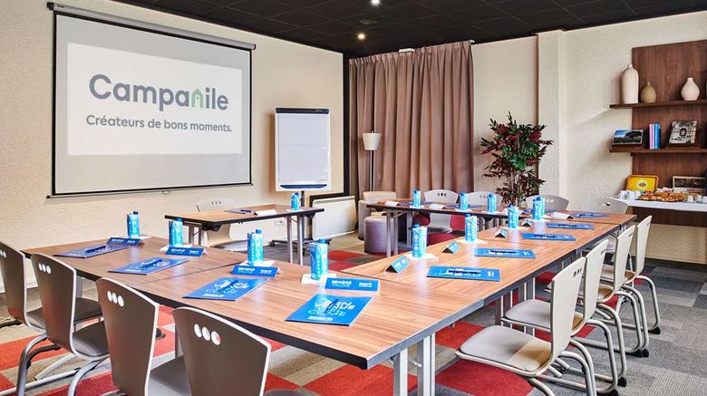<b>Campanile Paris South/Arcueil Meeting</b>. Images powered by <a href="https://iceportal.shijigroup.com/" title="IcePortal" target="_blank">IcePortal</a>.