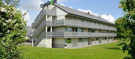 Campanile Hotel Exterior