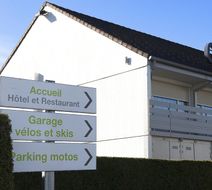 Hotel Campanile du Jura Exterior