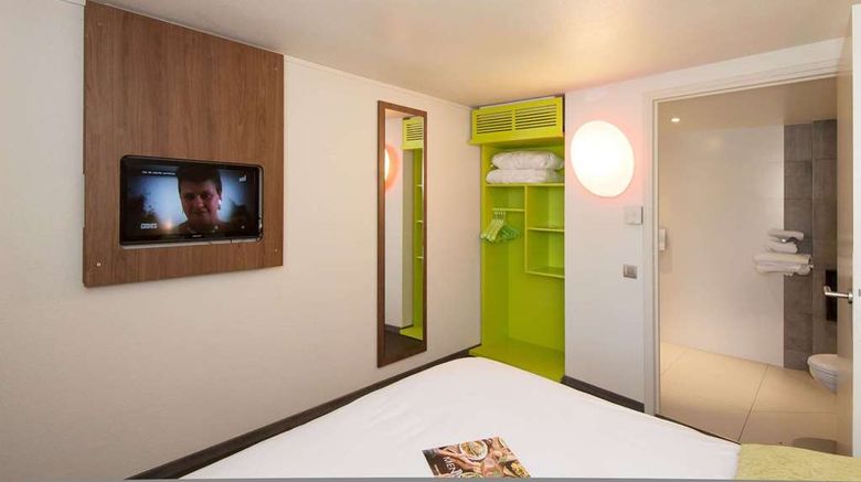 <b>Hotel Campanile Reims Sud - Bezannes Room</b>. Images powered by <a href="https://iceportal.shijigroup.com/" title="IcePortal" target="_blank">IcePortal</a>.