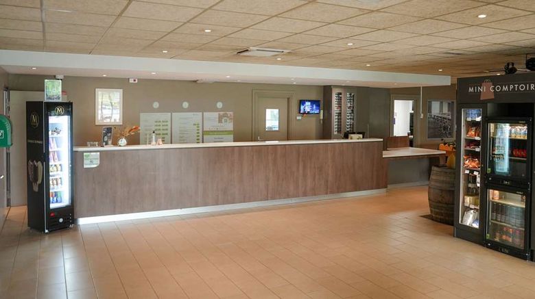 <b>Campanile Roissy CDG Lobby</b>. Images powered by <a href="https://iceportal.shijigroup.com/" title="IcePortal" target="_blank">IcePortal</a>.