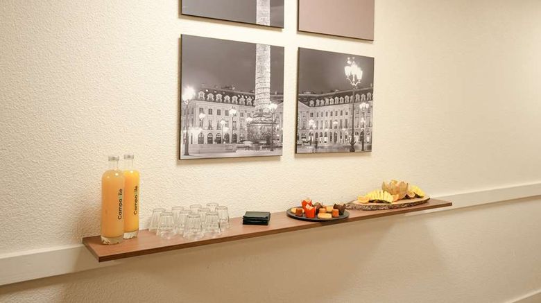 <b>Campanile Roissy CDG Meeting</b>. Images powered by <a href="https://iceportal.shijigroup.com/" title="IcePortal" target="_blank">IcePortal</a>.