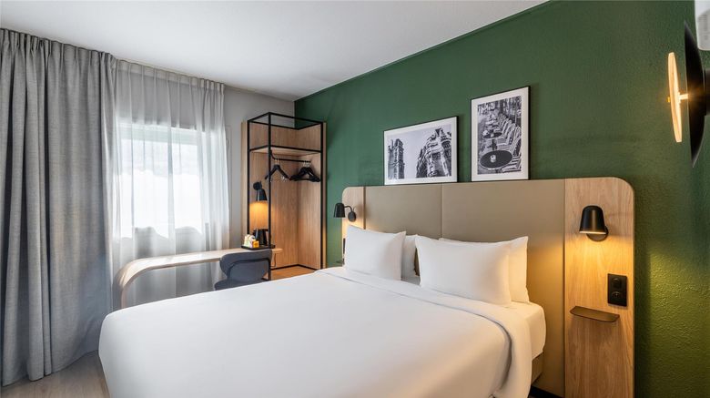 <b>Campanile Roissy CDG Room</b>. Images powered by <a href="https://iceportal.shijigroup.com/" title="IcePortal" target="_blank">IcePortal</a>.