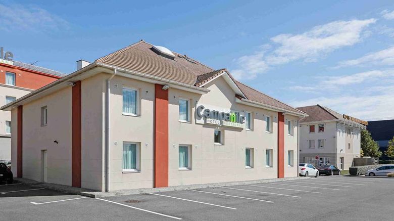 <b>Campanile Roissy Le Mesnil Amelot Exterior</b>. Images powered by <a href="https://iceportal.shijigroup.com/" title="IcePortal" target="_blank">IcePortal</a>.
