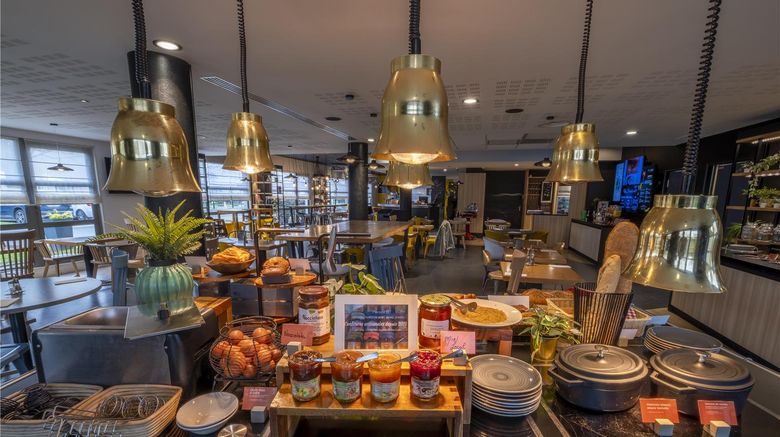 <b>Campanile Roissy Le Mesnil Amelot Restaurant</b>. Images powered by <a href="https://iceportal.shijigroup.com/" title="IcePortal" target="_blank">IcePortal</a>.