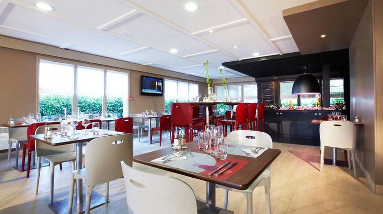 <b>Campanile Rouen East Franqueville Restaurant</b>. Images powered by <a href="https://iceportal.shijigroup.com/" title="IcePortal" target="_blank">IcePortal</a>.