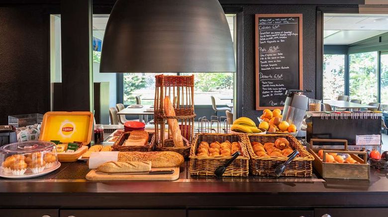 <b>Campanile Rouen Sud Parc Expo Restaurant</b>. Images powered by <a href="https://iceportal.shijigroup.com/" title="IcePortal" target="_blank">IcePortal</a>.