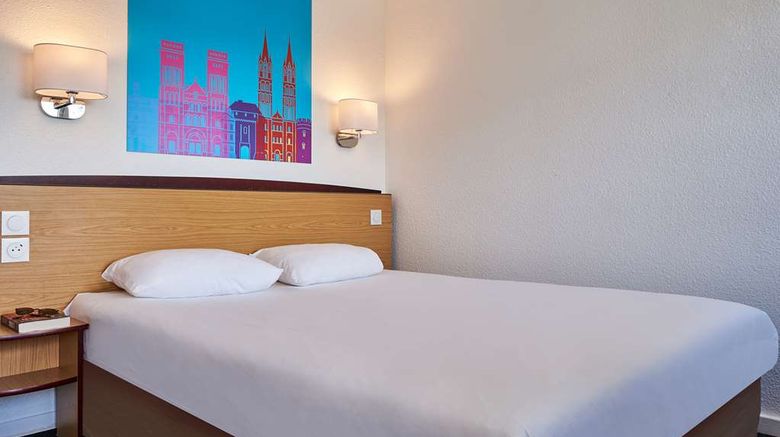 <b>Campanile Hotel St Dizier Room</b>. Images powered by <a href="https://iceportal.shijigroup.com/" title="IcePortal" target="_blank">IcePortal</a>.