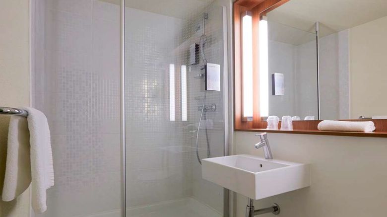 <b>Campanile St Etienne North Room</b>. Images powered by <a href="https://iceportal.shijigroup.com/" title="IcePortal" target="_blank">IcePortal</a>.