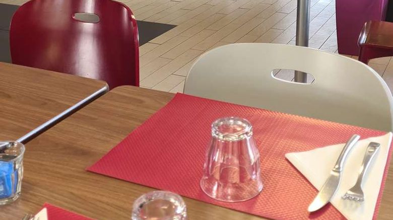 <b>Campanile Saint Etienne East Restaurant</b>. Images powered by <a href="https://iceportal.shijigroup.com/" title="IcePortal" target="_blank">IcePortal</a>.