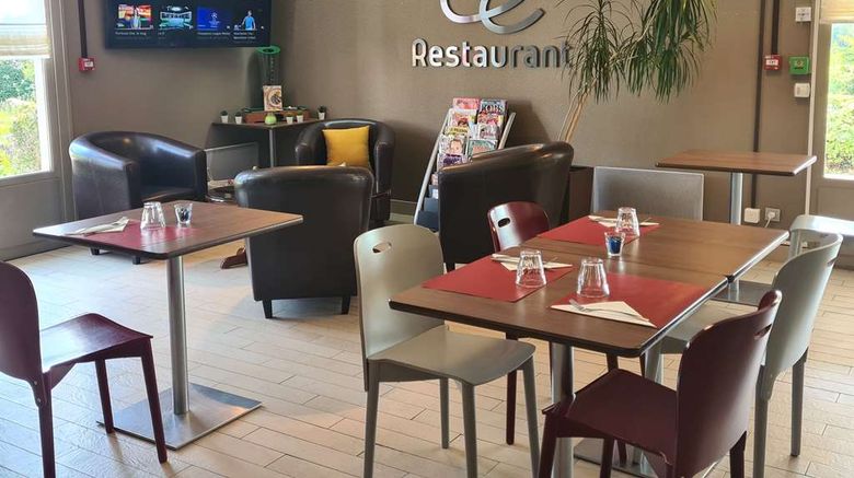 <b>Campanile Saint Etienne East Restaurant</b>. Images powered by <a href="https://iceportal.shijigroup.com/" title="IcePortal" target="_blank">IcePortal</a>.