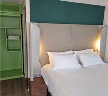 Hotel Campanile Saint Quentin Room