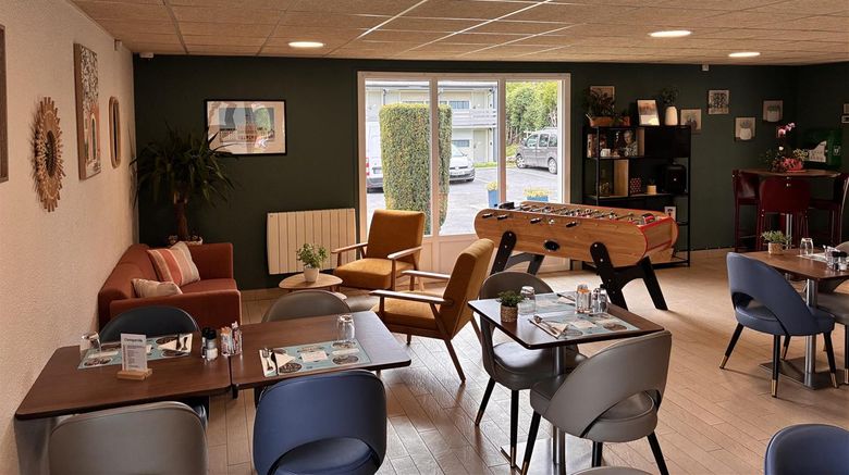 <b>Hotel Campanile Saint Quentin Restaurant</b>. Images powered by <a href="https://iceportal.shijigroup.com/" title="IcePortal" target="_blank">IcePortal</a>.