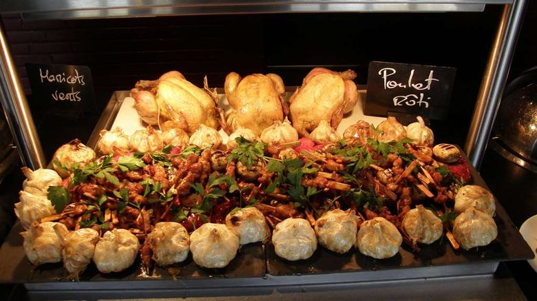 <b>Campanile Saint Quentin en Yvelines Restaurant</b>. Images powered by <a href="https://iceportal.shijigroup.com/" title="IcePortal" target="_blank">IcePortal</a>.