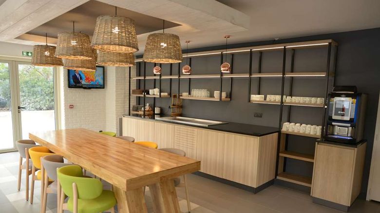 <b>Campanile Montpellier West Sete Balaruc Restaurant</b>. Images powered by <a href="https://iceportal.shijigroup.com/" title="IcePortal" target="_blank">IcePortal</a>.