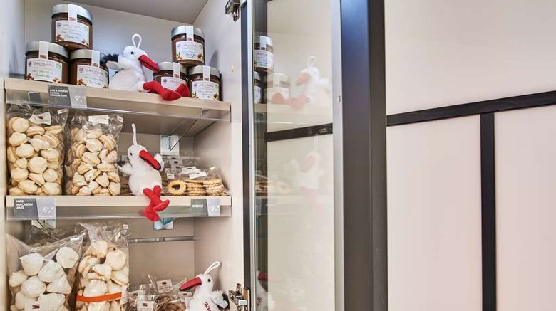 <b>Kyriad Strasbourg Ouest Lobby</b>. Images powered by <a href="https://iceportal.shijigroup.com/" title="IcePortal" target="_blank">IcePortal</a>.