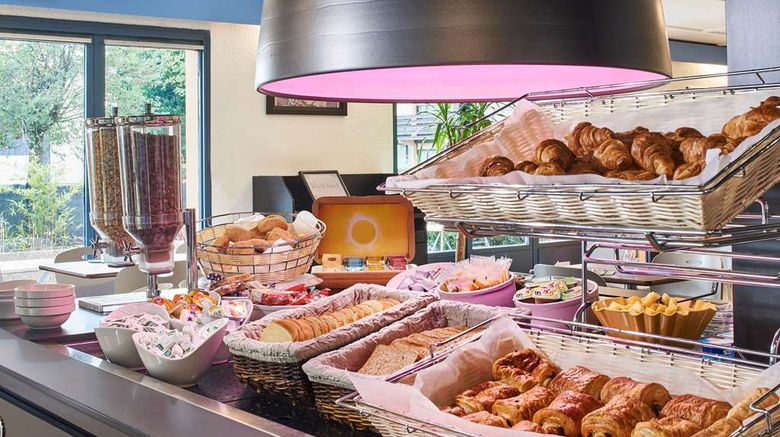 <b>Campanile Tarbes Bastillac Restaurant</b>. Images powered by <a href="https://iceportal.shijigroup.com/" title="IcePortal" target="_blank">IcePortal</a>.